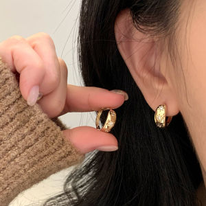 ต่างหูรูปวงกลมสไตล์หวานสำหรับผู้หญิง ไม่ต้องเจาะหู เครื่องประดับแฟชั่นสำหรับหน้าสี่เหลี่ยม เครื่องประดับหูแบบติดหูสำหรับผู้หญิง