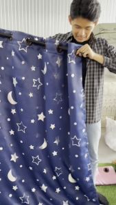 ผ้าม่านสวย กระโปร หนังสือ 130cm x 160cm ตอกตาไก่สำเร็จ สูงสุด ซื้อไปสอดราวเรียบร้อยและกระชับให้สวยมีเอกลักษณ์ สำหรับห้องให้กับที่งานและความสวยงามในการเดินทาง