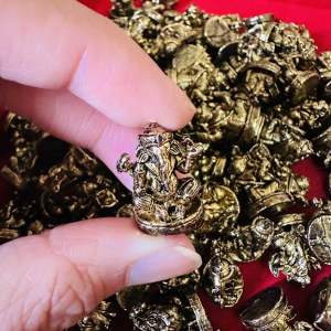 (ราคาส่ง100องค์) พระพิฆเนศปางโมรีจันเทพแห่งความสพเร็จ ราคาส่งจากโรงหล่อ สำหรับเข้าพิธีมงคล แจกเป็นของขวัญของชำร่วย