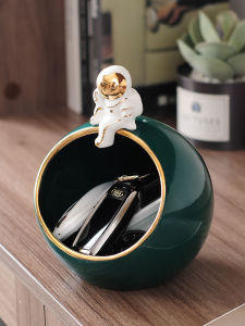 Nordic Style Astronaut Key Storage Organizer Home Entrance Decorative Accessories Soft Decoration Space Man Display Ceramic Handmade