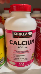 Kirkland Signature Calcium 600 mg with Vitamin D3 500 Tablets Exp. 04/27