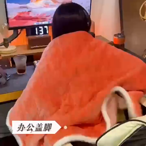 ผ้าห่ม นุ่ม ลื่น ห่มสบาย เนื้อขนแน่นขึ้นเงา ผ้าห่ม  สัมผัสนุ่มละมุ่น เย็บขอบแน่น ขนไม่หลุด ขนาด140*90ซม สีทึบ 5 สี