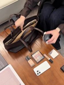 (Ac) Womens Bag New overall Genuine Leather Womens Bag Single Shoulder Cross-border Cowhide Tote Bag Niche Crossbody Retro Soft Leather Large Capacity