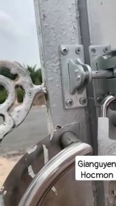 ( 1 Bộ tặng 8 vít sắt ) Chốt Cửa Tự Động Tự Gài Có Lỗ Móc Khóa An Toàn Khi Nhà Có Em Bé (1 Bộ)