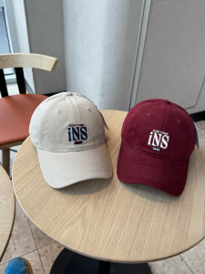 หมวกเบสบอลทรงกลมแบบปักลายตัวอักษรสไตล์เกาหลีสำหรับฤดูใบไม้ผลิและฤดูใบไม้ร่วง หมวกเบสบอลชายทรงกว้างทำจากผ้าฝ้าย หมวกทรงเข็มขัดโลหะ