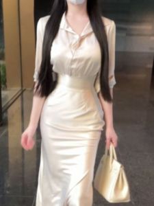 ชุดเสื้อเชิ้ตและกระโปรงทรงหางปลาสองชิ้นสไตล์เจ้าหญิงสุดหรูหราพร้อมเสื้อเชิ้ตคอโปโลแขนยาวผ้าฝ้ายลายดอกไม้สำหรับฤดูใบไม้ร่วง