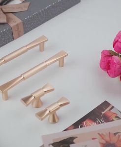 เฟอร์นิเจอร์จับสีดำโกลเด้นตู้เสื้อผ้าตู้เสื้อผ้าดึงตู้ครัวสังกะสีแข็งดึงมือจับสำหรับตู้