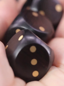 Surface Smooth 6 Sided Crude Wood Dice 2inch Natural Wood Dice 6 Sided Color Count Wood Dice