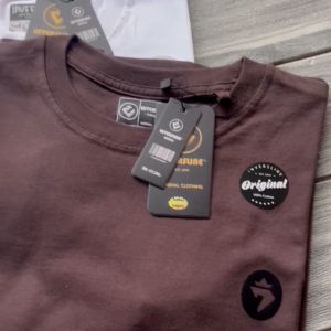 Kaos Distro Premium Inversline Simple Logo di dada