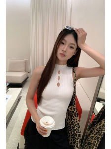 Outwear New Slim Fitting White Knit Vest