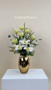 Akara Dokmaii แจกันดอกไม้ประดิษฐ์ โทนสีขาวเขียว ดอกไม้ปลอมพร้อมแจกันตกแต่งบ้าน