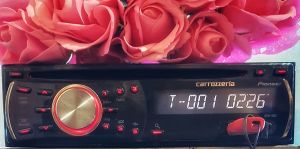 Máy phát nhạc liền Amply PIONEER DEH 550. TÍNH NĂNG USB AUX CD MP3 RADIO