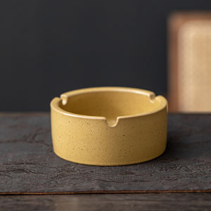 Retro Thick Ceramics Ashtray High Aesthetic Value for Living Room Office Table Decorative Ornaments for Hotels And Restaurants