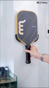 Giá đỡ treo vợt pickleball ZDK MT04 thiết kế treo 2 góc vợt gắn tường chắc chắn có sẵn keo dán