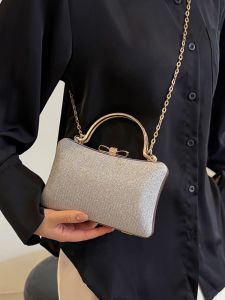 กระเป๋าถือแฟชั่นสำหรับงานเลี้ยงค่ำ กระเป๋าสะพายข้างแบบสะพายข้าง สายโซ่สะท้อนแสง กระเป๋าถือแบบอเนกประสงค์ กระเป๋าถือสำหรับงานเลี้ยงค่ำ