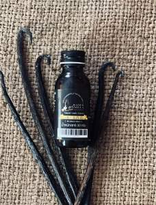 วานิลาสกัดกลิ่น30g Eco Sizeมีอ.ย. OTOPวานิลาแท้มีเมล็ด หอมทะลุขวด 30 กรัมเคล็ดลับที่บาริสต้าและบาร์เทนเดอร์ไม่ยอมบอก (Vanilla Extracts 30g)