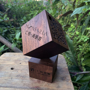 Creative Wooden Black Walnut Carved QR Code Receipt Cube Display Stand Vintage Business Card Holder Dual Cube Design Laser Engraved