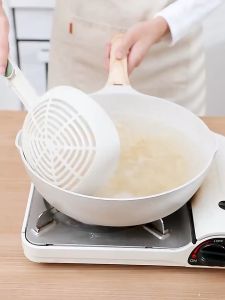 ready stock Strainer kitchen skimmer noodle ladle dumpling skimmer food-grade high-temperature resistant pasta strainer with long handle for draining water