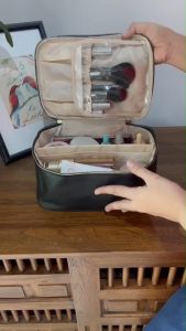 กระเป๋าเครื่องสำอางแบบแบ่งช่อง Makeup Bag พร้อมช่องเสียบแปรง - BG172