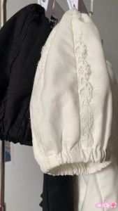 Đen/ Trắng linen phối ren có lớp lót Áo cổ V cột nơ cúc gài tay ngắn bồng lưng bo chun basic thanh lịch tôn dáng cam kết nhận hàng như video shop tự quay FAMI TOP