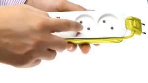 Portable Stop Kontak Travel - 4 USB Port & Kabel 1.5M