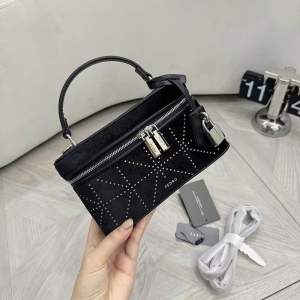 Túi Cốp PR0 Charm ổ Khoá New 2025 Gọn Xinh Size 20cm (Auth Tuồn)