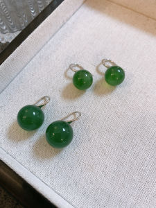 Elegant Green Agate Stud Earrings Chinese Style Fashion Jewelry Womens Fashion Accessories Vintage Style Half Gemstone Engraving