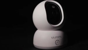 Blurams | Blurams Indoor Security Camera 4MP One-Click Call Two-way call 2.4G & 5G WiFiHome Security Camera for Dog/Baby Monitor/Elder