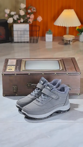 GRAEAE Waterproof Winter Snow Boots Men Climbing Shoes Kasut Lelaki Men Winter Boots Anti Slip Travel Shoes