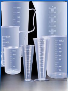 Large Capacity Plastic Cold Water Pot with Lid Thickened Milk Tea Shop Special Baking Kitchen Measuring Cup with Scale