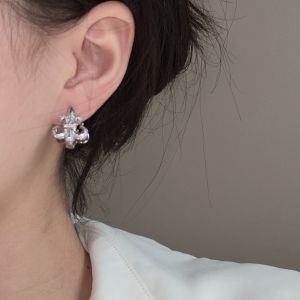 Shiny Diamond Embedded Earrings Womens Elegant Exquisite New Style Fashion Jewelry Ear Rings Sparkling Alloy Engraving