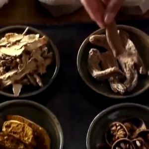 White To Black Shampoo 500ml Natural Mild Black Dye Shampoo Herbal Polygonum Effective Anti White Gray Hairs Color shampoo