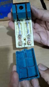 คัตเอาท์แบบมีฟิวส์ 2ขั้ว ทนกระแสได้ดี ทนทาน แข็งแรง มี 16A 32A 100A