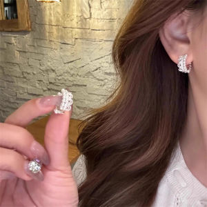 Elegant French Lace Pearl Ear Cuffs Womens Luxury Minimalist Design High-End Feelings Ear Studs Stylish Earrings Jewelry