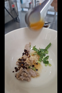 น้ำส้มพริกดอง ก๋วยเตี๋ยวเรือ สูตรหม้อดิน ตราลุงเผ่า ขนาด 150 มล. เปรี้ยว หอม อร่อย เผ็ด ปรุงชามก๋วยเตี๋ยวเรือ คุ้ม รวย ขายดี ลูกค้าติด ของแท้