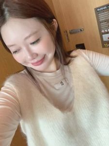 Soft Cozy White V-Neck Alpaca Outerwear Vest Top Layering Piece Autumn 2023 Dongda Gate New Arrival Fashionable Commute Style