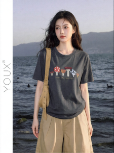 YOUXIANG | Áo Thun Tay Ngắn Cổ Tròn In Hình Màu Xám Đen Phong Cách Mỹ