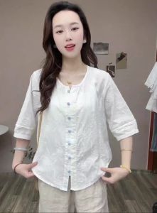 Stylish Embroidery Slim Round-Neck 3-Quarter-Sleeve Shirt