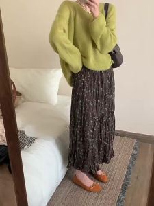 ＜107＞  Mùa Xuân 2025 Năm Giản Dị R Hoa Cạp Cao Váy Xếp Ly Lớn