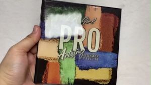 L.A. Girl Pro Artistry Eyeshadow Palette 16 Ultra-Pigmented Shades Matte and Shimmery Finish 35g