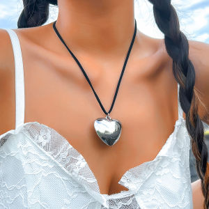 Black Rope Chain with Large Heart Pendant Necklace for Women Trendy Elegant Jewelry on Neck 2023 Fashion Accessories Girls Gifts
