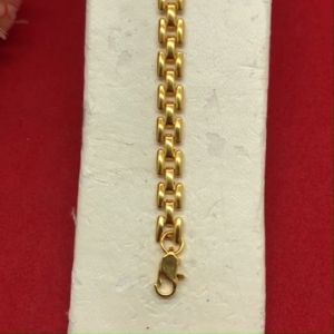 สร้อยข้อมือทองลายเลสนาฬิกา ความยาว 6 นิ้ว ชุบทอง ทองปลอม ใส่ได้ทุกโอกาส ใส่อาบน้ำได้ พร้อมส่ง ถ่ายรูปจากสินค้าจริง