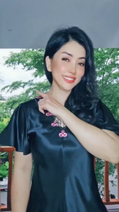 Đồ bộ mặc nhà phi lụa Wannabe bộ dài nữ cổ tim phối ren hoa nhẹ nhàng BDS08