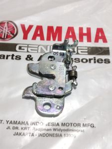 Engsel Dudukan Lawan Kunci Jok Dalam Mio M3 125-Z-S-Fino Fino Grande