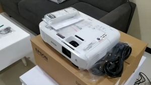 Proyektor Epson EB X400