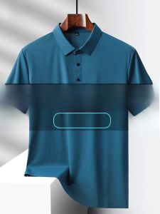 ROMON | เสื้อยืดคอโปโลแขนสั้นผ้าไหมน้ำแข็งสำหรับผู้ชาย ทรงหลวม ฤดูร้อน แฟชั่นธุรกิจลำลอง คอตั้ง แห้งเร็ว ผ้าไนลอน 100%