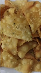 Pangsit Goreng Renyah Varian Rasa: Original, Balado, Keju & Daun Jeruk