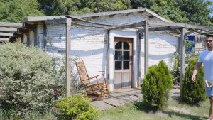 Berry & Bird Stainless Steel Border Fork - Premium Tool for Precision Gardening and Border Maintenance