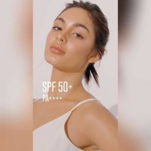 Q Russ ครีมกันแดด Q UV Sunscreen SPF 50 PA+++ คุมมัน กันเหงื่อ กันน้ำ ไม่ติดแมส ปกปิดพร้อมปกป้อง ขนาด 10 g