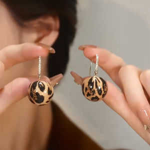 Exaggerated Leopard Print Large Bead Earrings Womens Fashionable Full Diamond Ear Hooks 2024 New Silver Needle Ear Jewelry